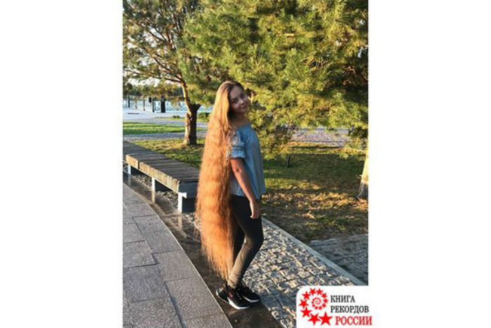 Астраханка отрастила самые длинные волосы в стране и попала в Книгу рекордов 