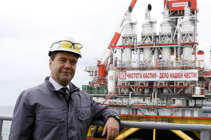 В Астрахани Дмитрий Медведев предложил ужесточить наказание за проникновение на нефтегазовые объекты