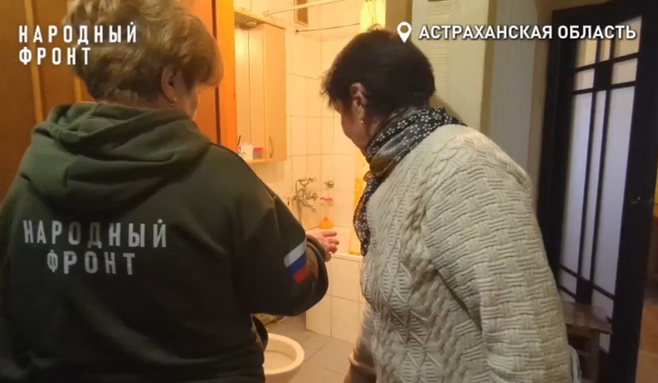 Астраханка, которую выселяли из аварийного дома на улицу, получила квартиру