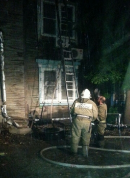 Ночью в Астрахани произошел крупный пожар: спасены 17 человек