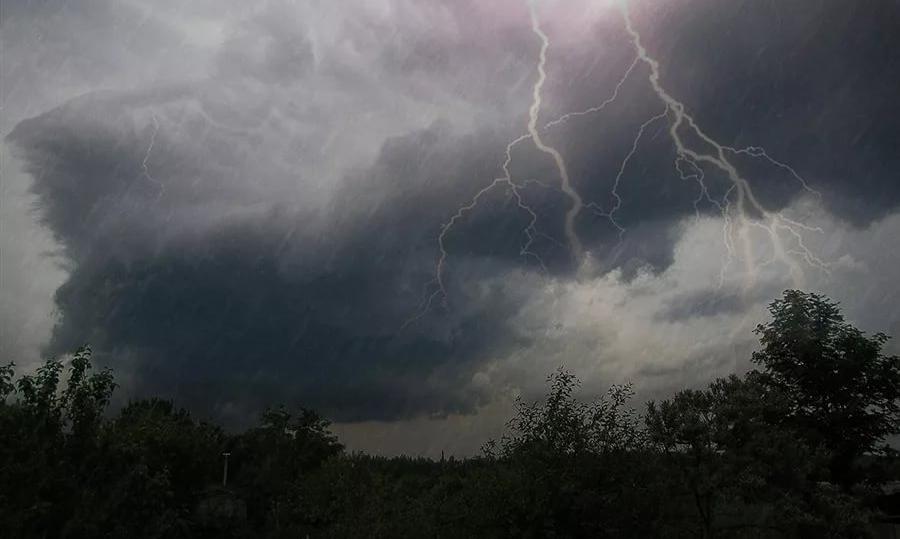 Небеса разверзнутся. Астрахань ждут гроза и сильный ветер