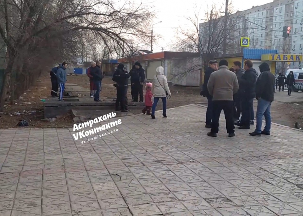 Соцсети: в люке нашли мертвую астраханку