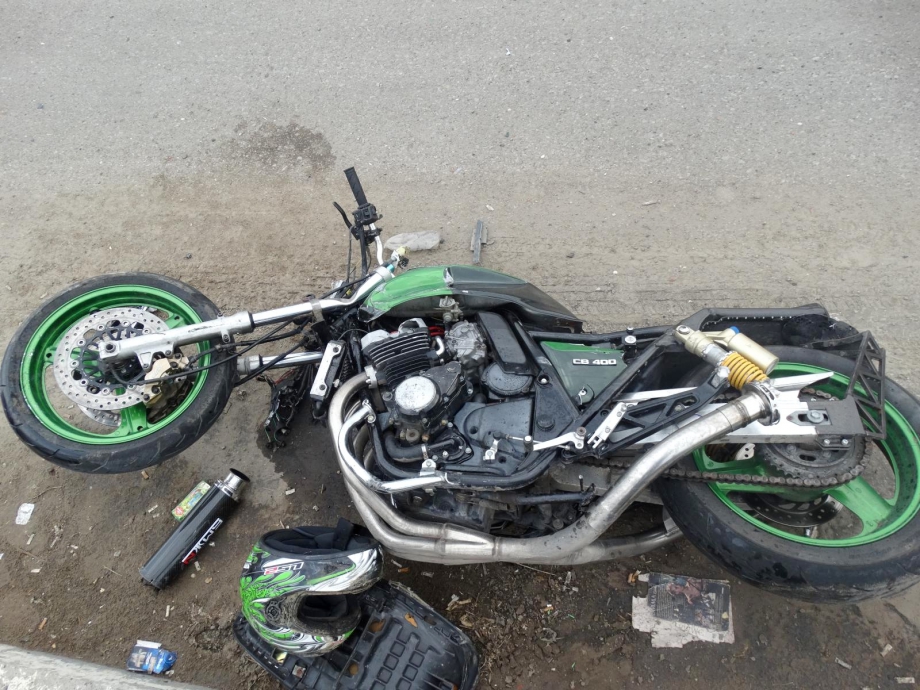 В Астрахани  столкнулись мотоцикл и грузовик: мотоциклист скончался