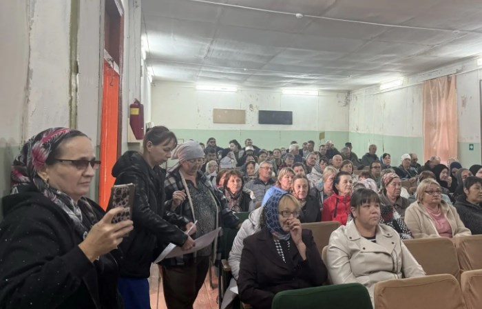 На севере Астраханской области сельская школа осталась без директора