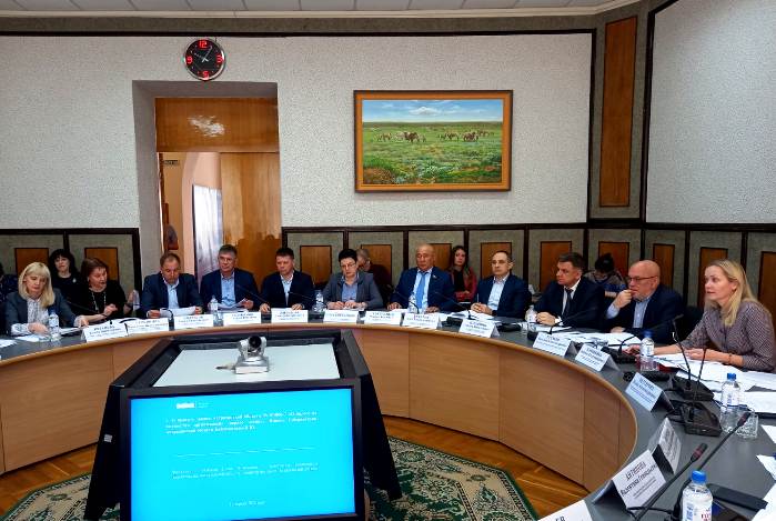 Налоги и дороги: комитет Думы Астраханской области рекомендовал к рассмотрению депутатов актуальные - законопроект и предложение