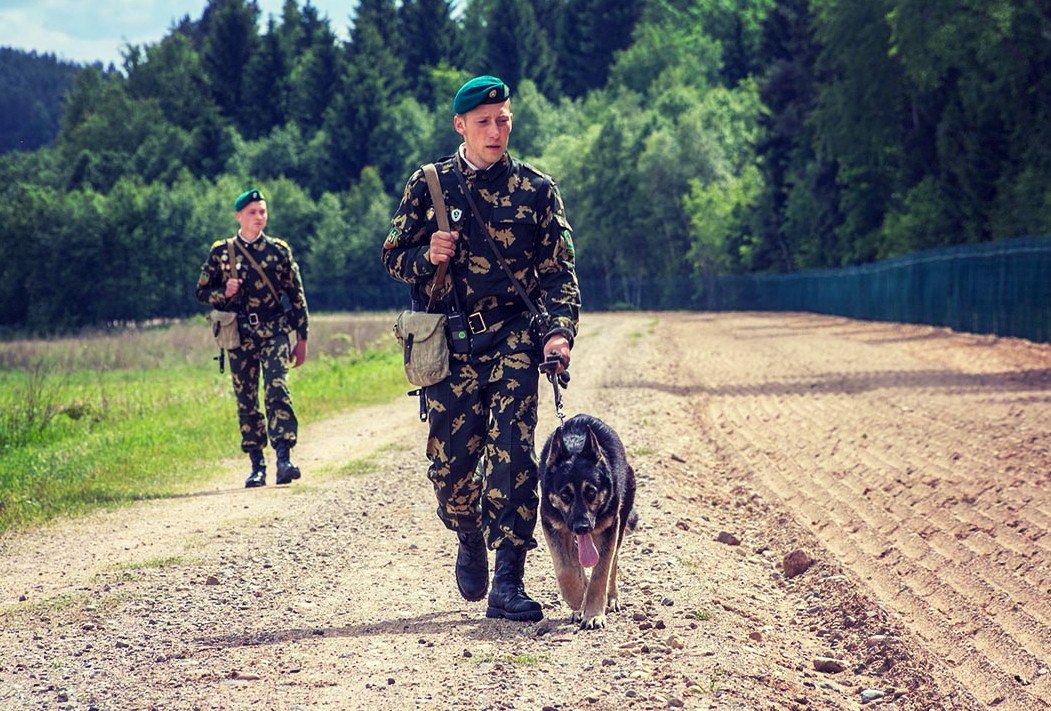 Астраханские погранцы задержали мужчину, которого искали 25 лет 