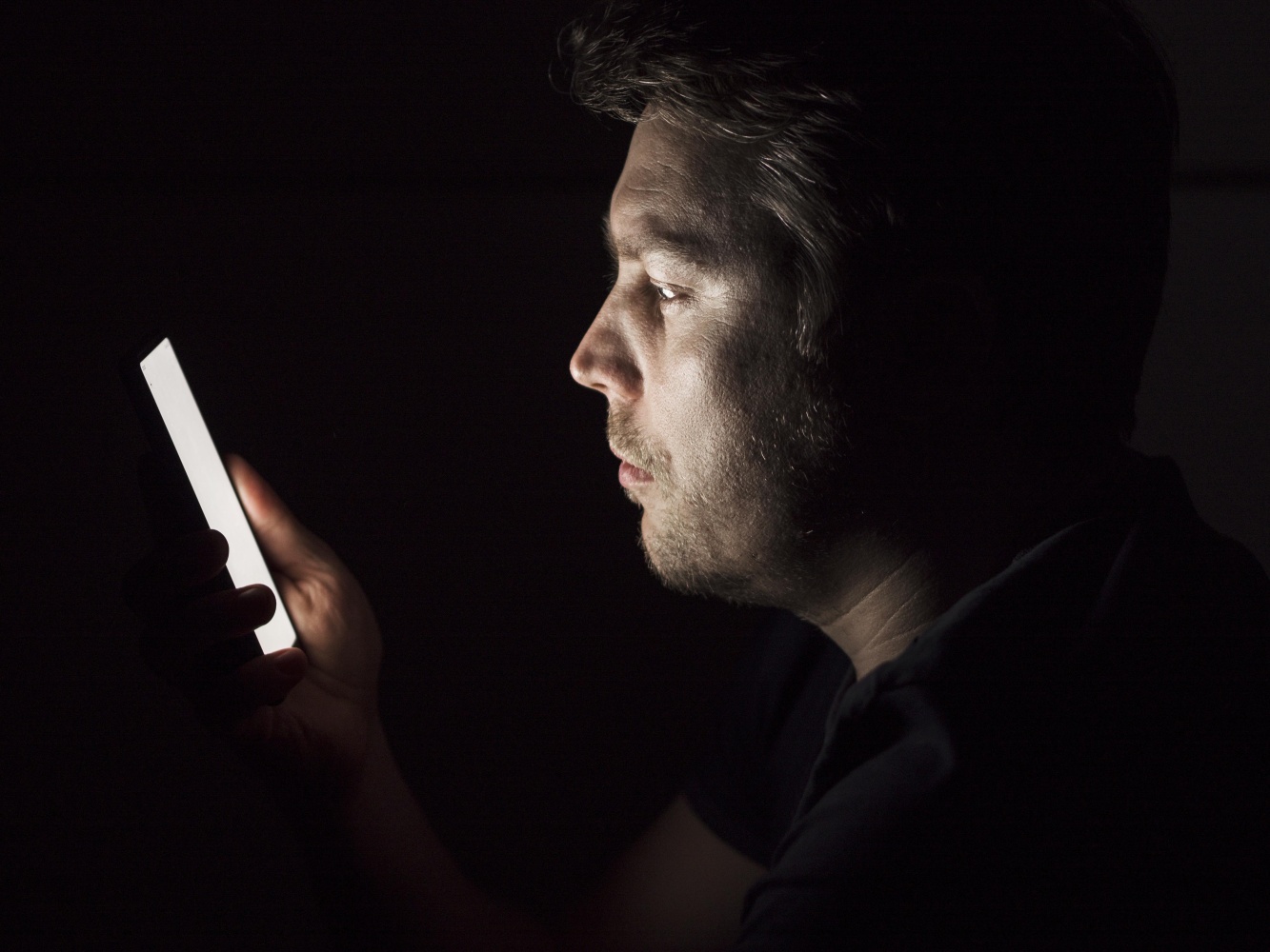 Астраханские деятели культуры отправили коллегам из Белгорода портативные электростанции