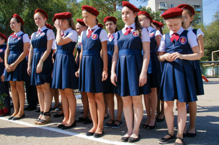 Полпред Президента РФ В. Устинов открыл в Астрахани кадетский класс