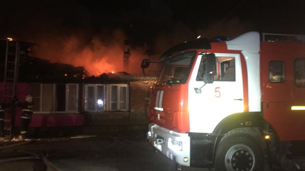 В Трусовском районе Астрахани сгорел многоквартирный дом