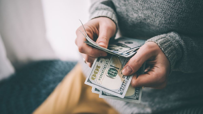 В Ахтубинске сотрудница поликлиники потратила на свои нужды деньги медучреждения 