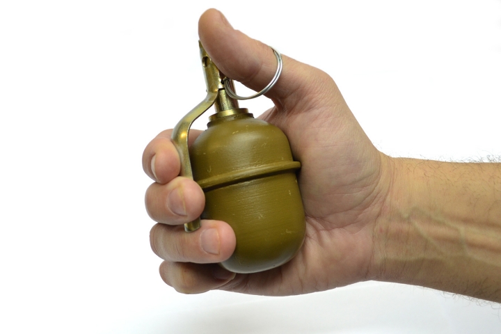 Астраханец подбросил гранату в автомобиль бывшей девушки, не смирившись с расставанием