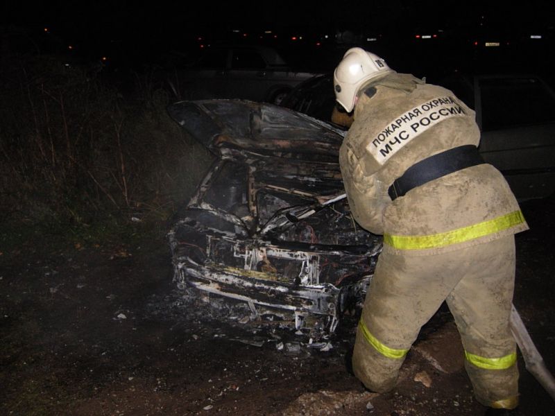Астраханскому оппозиционеру сожгли машину