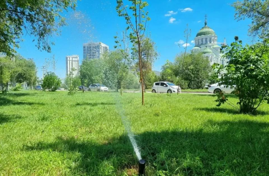 Астраханские набережные и скверы избавили от инфраструктурной засухи