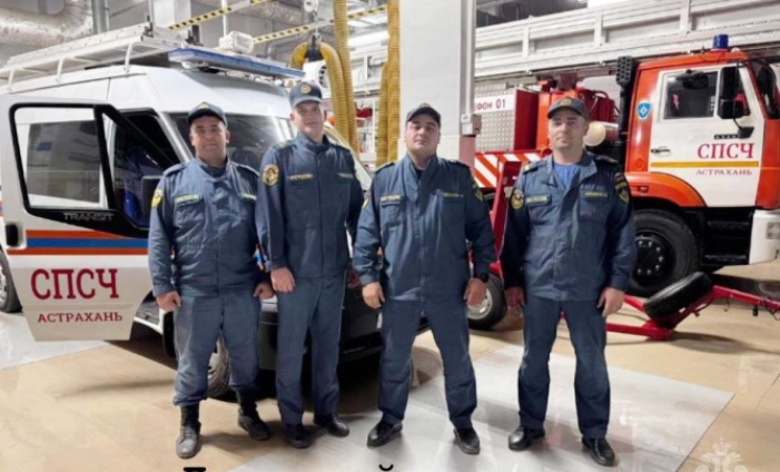 В Астрахани из горевшей многоэтажки спасли 79-летнюю женщину