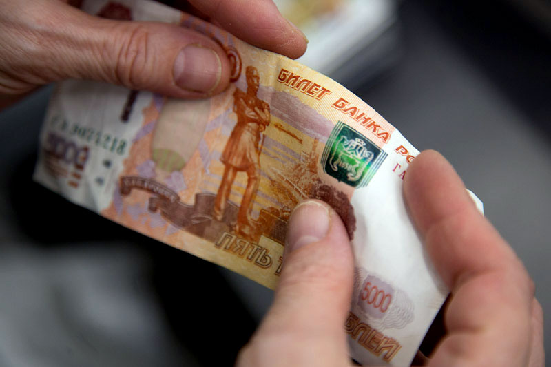 В Астрахани стабильно низкое число фальшивых денег
