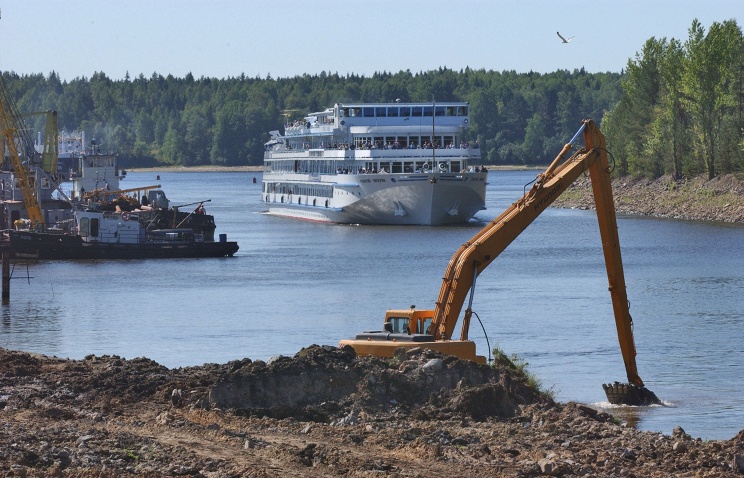 Рекордные 5,6 млн м³ грунта подняты со дна Волго-Каспийского канала 