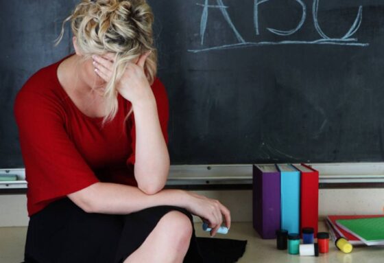 В сети распространяются ролики об издевательствах над учителями при дистанционном обучении