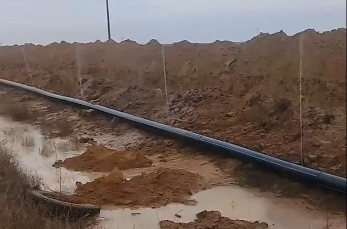 Фонтанирующий водопровод под Капустиным Яром продырявили специально
