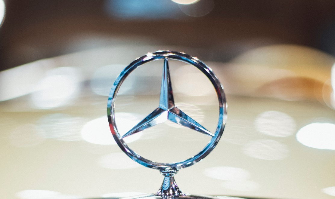 У астраханки в пользу государства конфисковали Mercedes-Benz