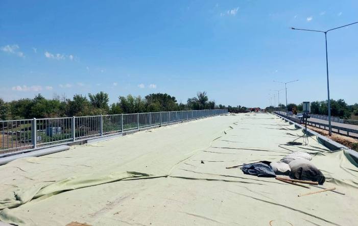 В Астраханской области капитально ремонтируют два моста на одной региональной трассе