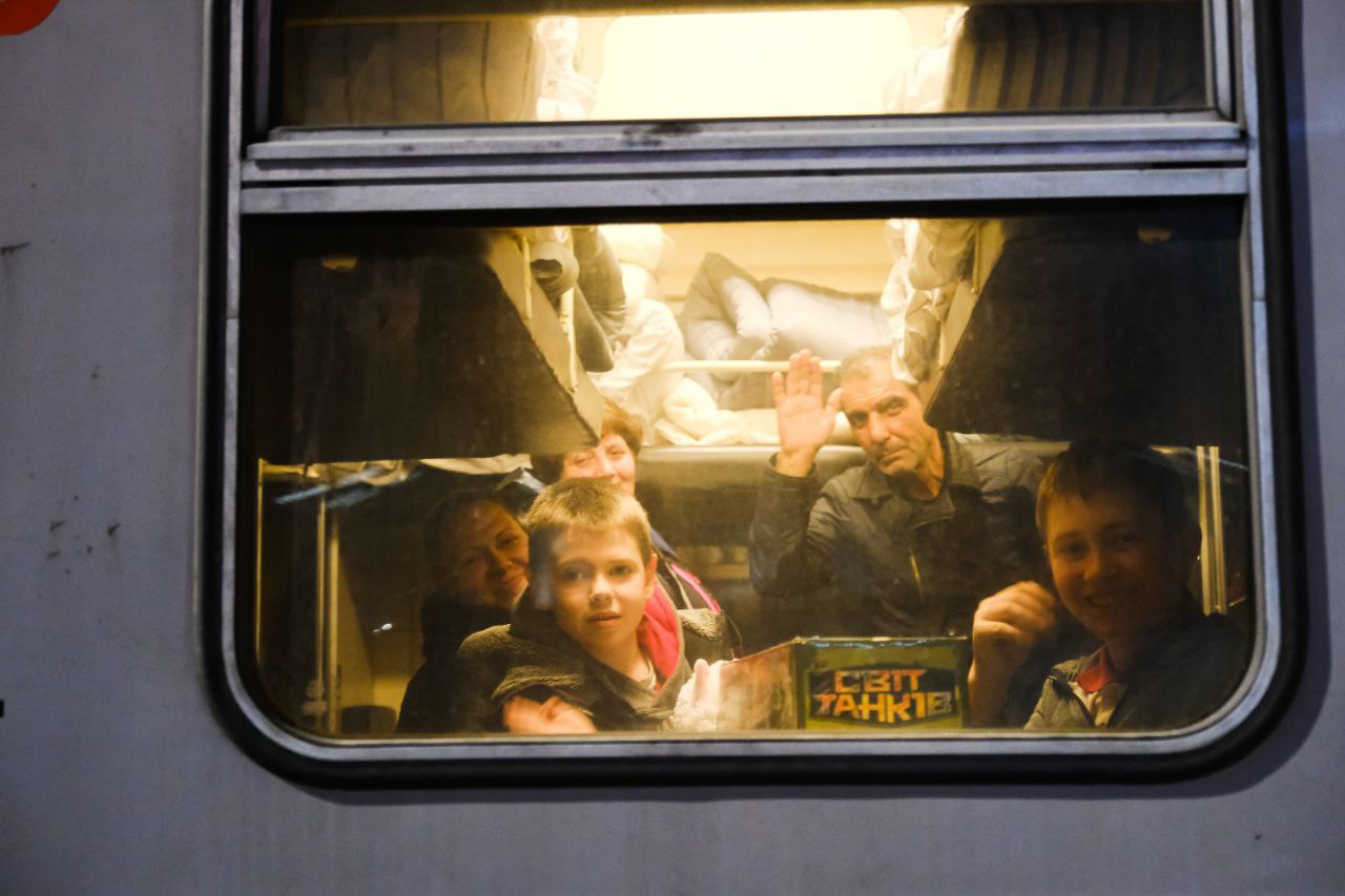 В Астрахань прибыли более 400 беженцев из Донбасса 