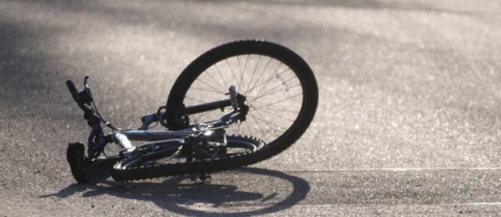 В Астрахани пенсионер-велосипедист угодил под машину