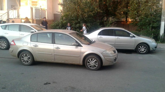 На глазах у астраханки сбили её ребенка