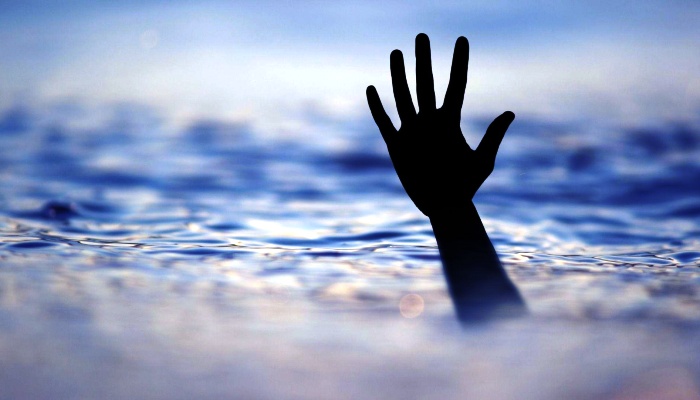 В Астрахани тонущего мужчину вовремя заметили подростки