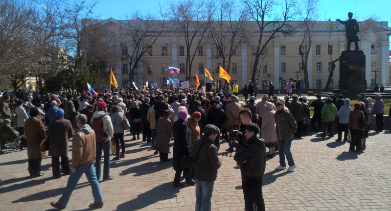 В Астрахани требовали отставки правительства в крепких выражениях
