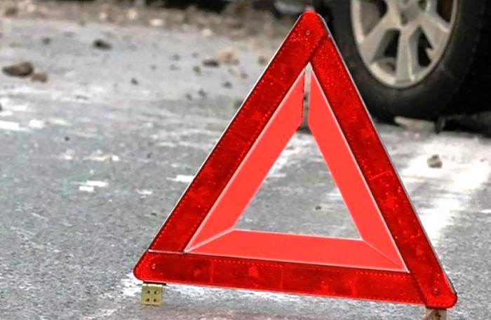 В Астрахани столкнувшиеся иномарки еще и «зацепили» автобусную «газель»