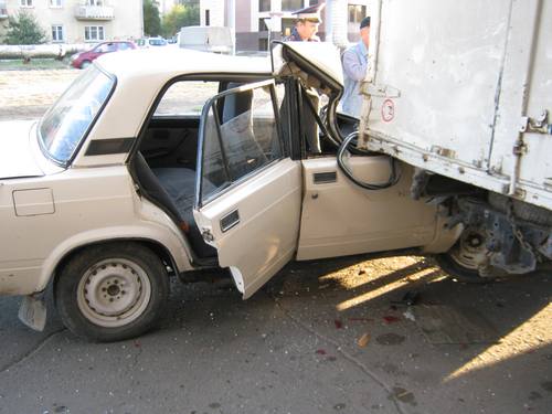 АСТРАХАНЦЫ ПЛЮЮТ НА ПРАВИЛА ДОРОЖНОГО ДВИЖЕНИЯ. И регулярно попадают в ДТП