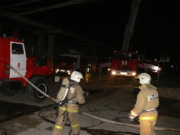 На пожаре в Астрахани спасли восемь человек