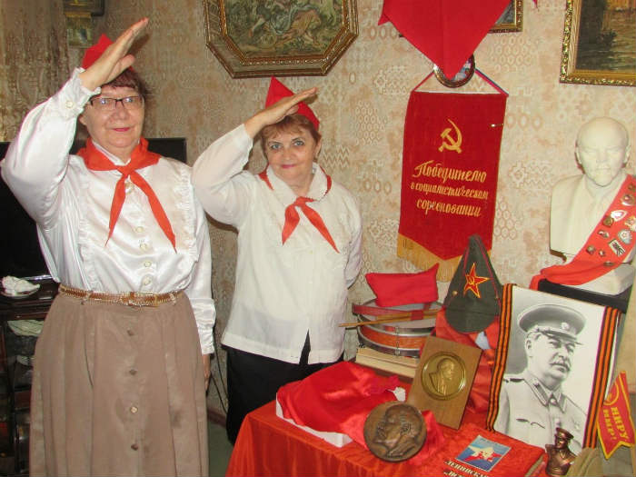 Астраханка создала у себя дома музей СССР