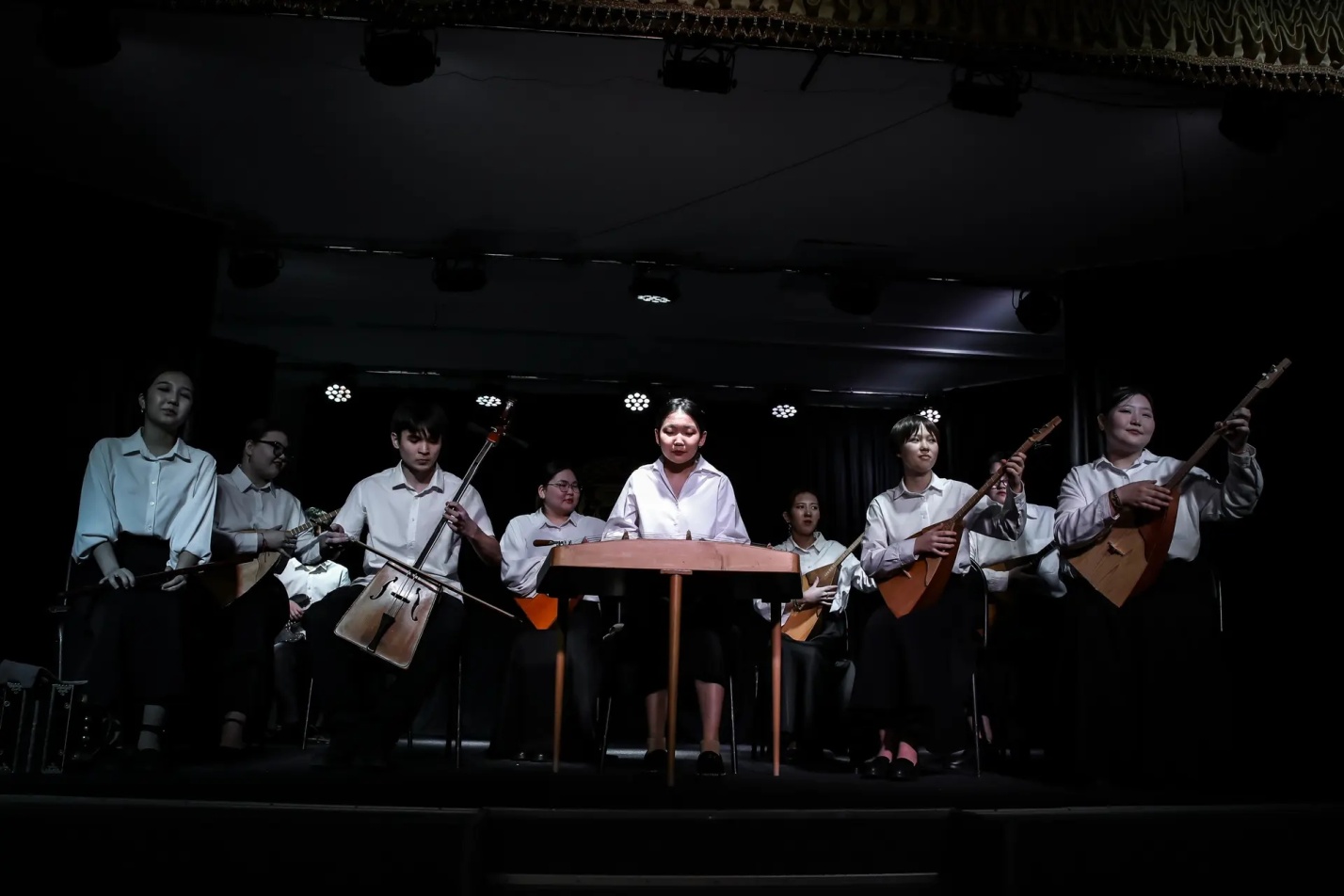 Ёчин, моринхур и курай звучали в Астрахани