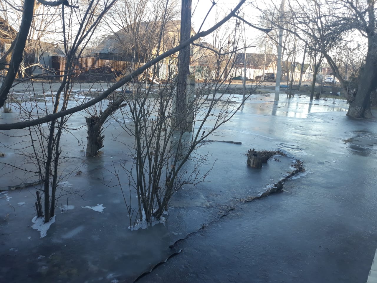 Улицу Солнечная в Астрахани затопило водой и безнадёгой