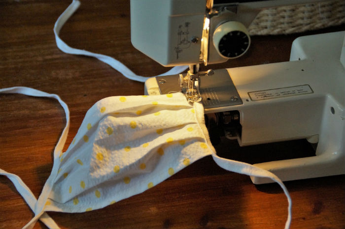 Ветеран из Верхнего Баскунчака снабжает односельчан масками 