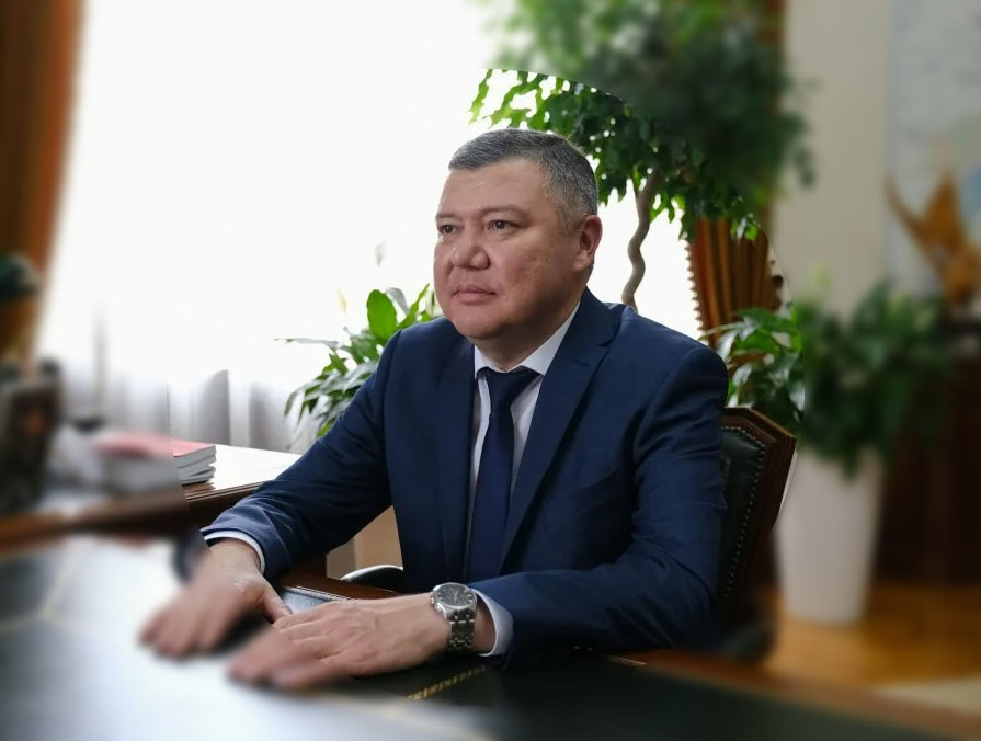 Главу Красноярского района Руслана Бисенова наградят губернаторской грамотой