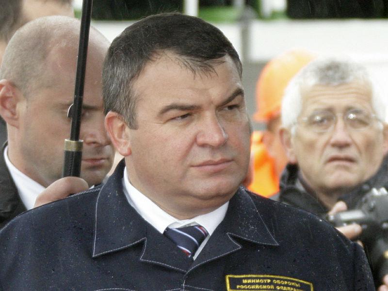 Вместо тюрьмы в миллионеры. В Ростехе Сердюков получает миллион в день