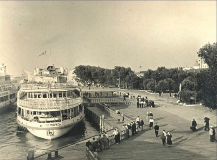 Астрахань на фотографиях полувековой давности 