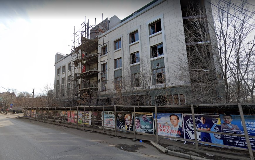 Неизвестный поджег недострой в центре Астрахани