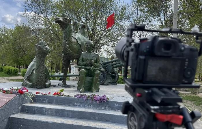 Федеральный телеканал снимает программу об астраханских боевых верблюдах