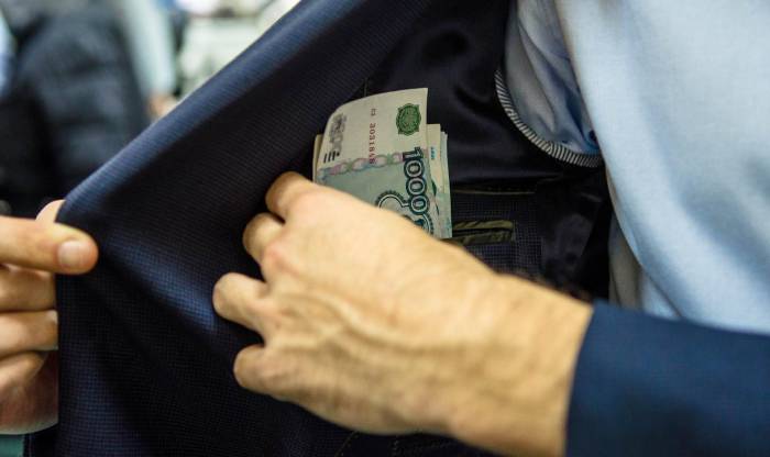 Под Астраханью при ремонте воинского мемориала «пропали» полмиллиона рублей