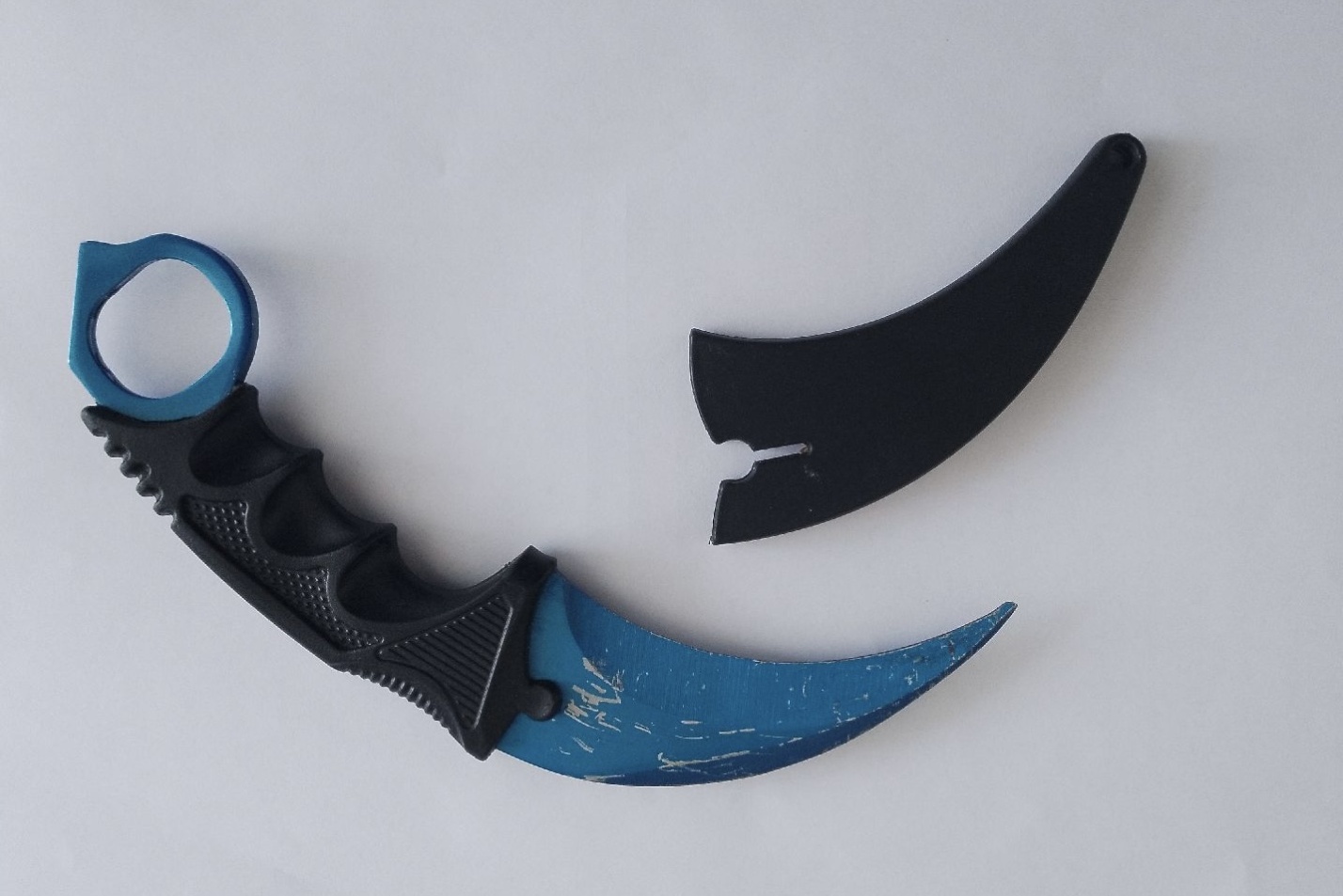 У астраханца в суде изъяли опасный предмет