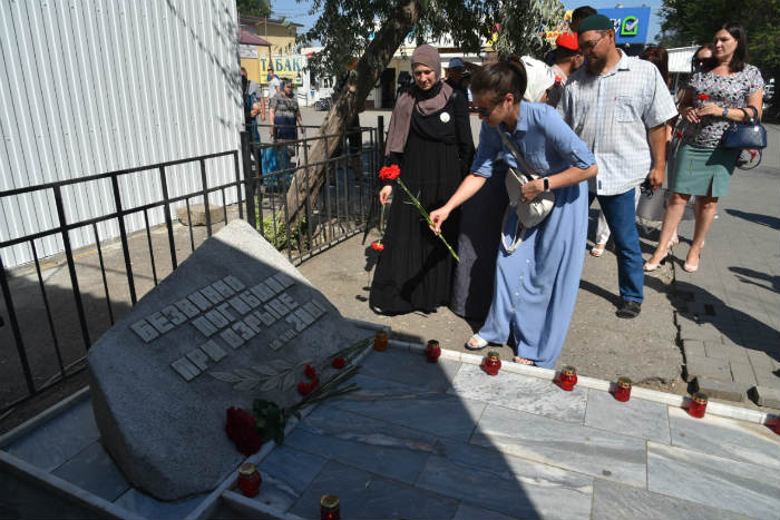 В Астрахани почтили память жертв теракта на Кировском рынке