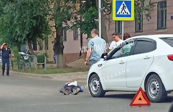 На улице Яблочкова в Астрахани сбили мопедиста