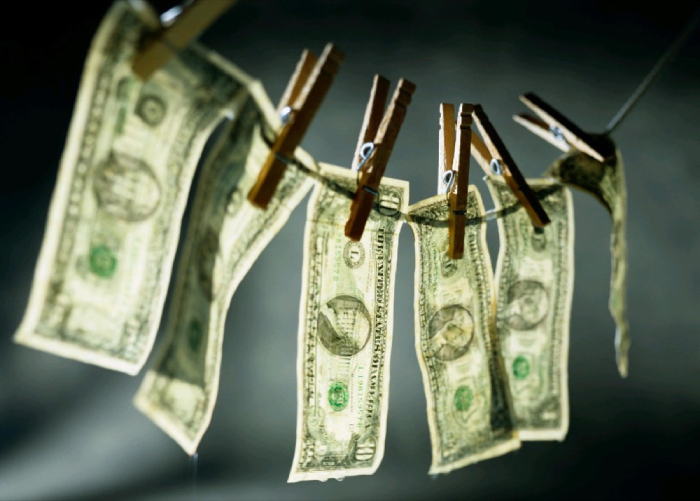 Три астраханца подозреваются в отмывании денег