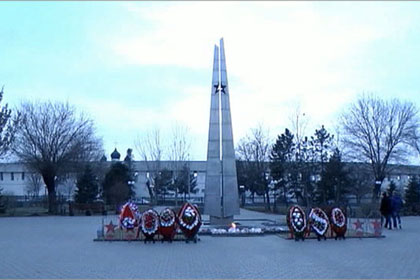 Один из пяти хулиганов, потушивших Вечный огонь, пошел под суд