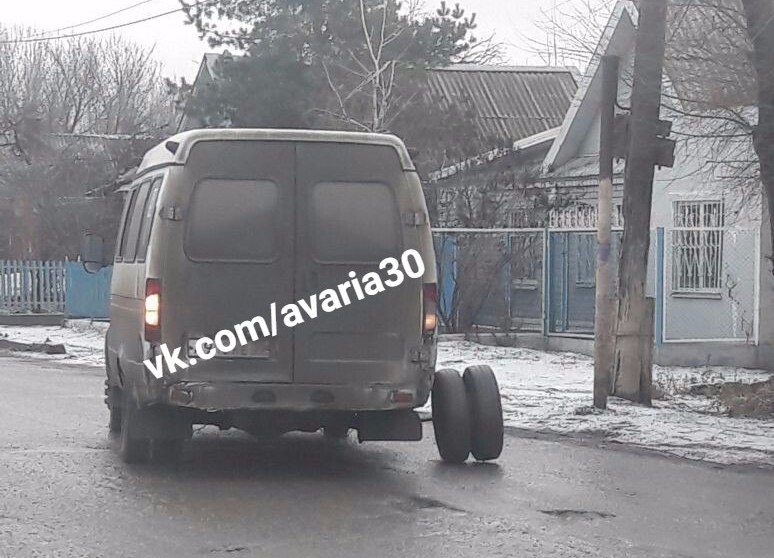 В Астрахани зафиксировали маршрутку-автобота