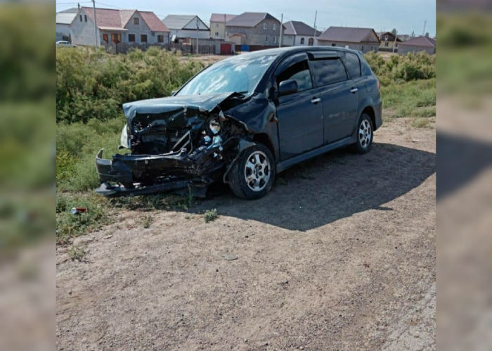 В астраханском поселке произошло "жаркое" ДТП, есть пострадавшие