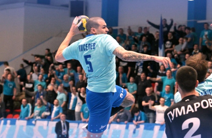 В Питере - без сенсаций: астраханское «Динамо» по-крупному проиграло чемпиону